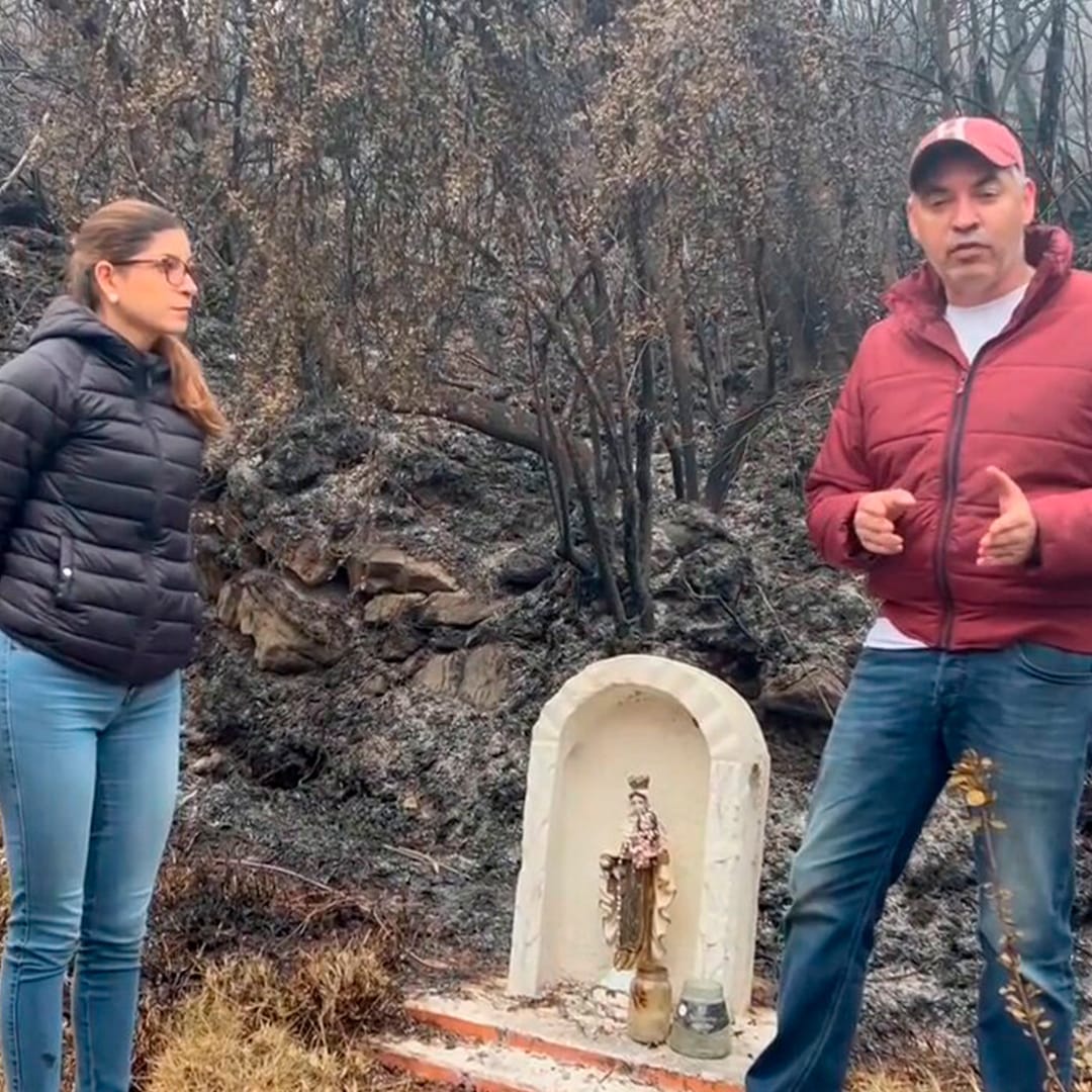 Statua della Vergine Maria rimane Intatta dopo un devastante Incendio Boschivo