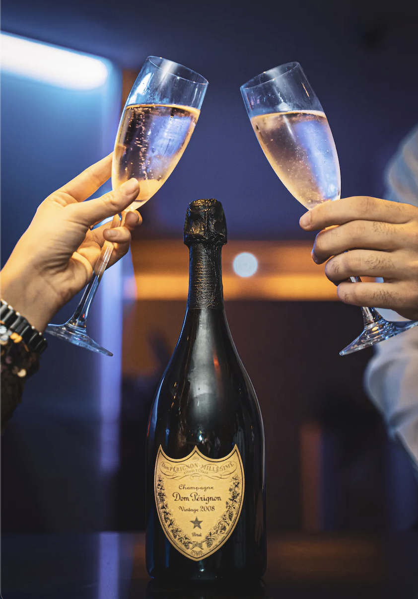 Dom Perignon: la Storia del Monaco che ha inventato lo Champagne