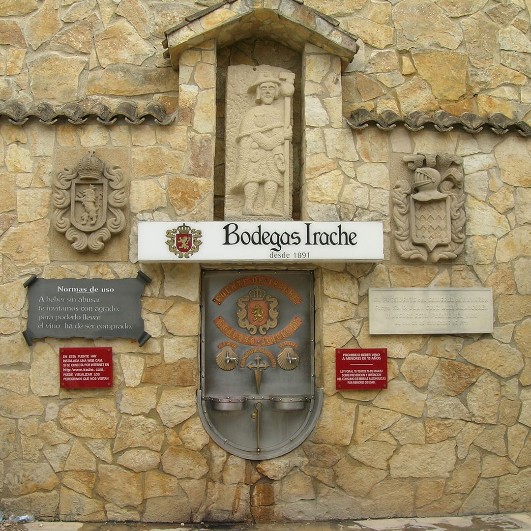 L'Unica Fontana di Vino sul Cammino di Santiago ha uno stretto Legame con una Tradizione Monastica