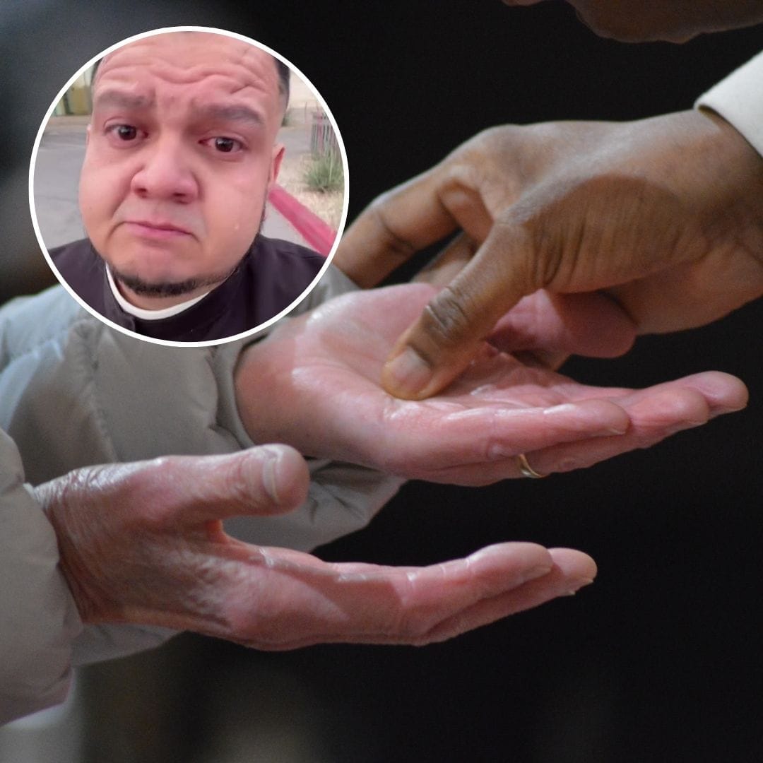 L'Emozione di un Sacerdote che ha impartito l'Unzione degli Infermi ad un Morente è diventata Virale