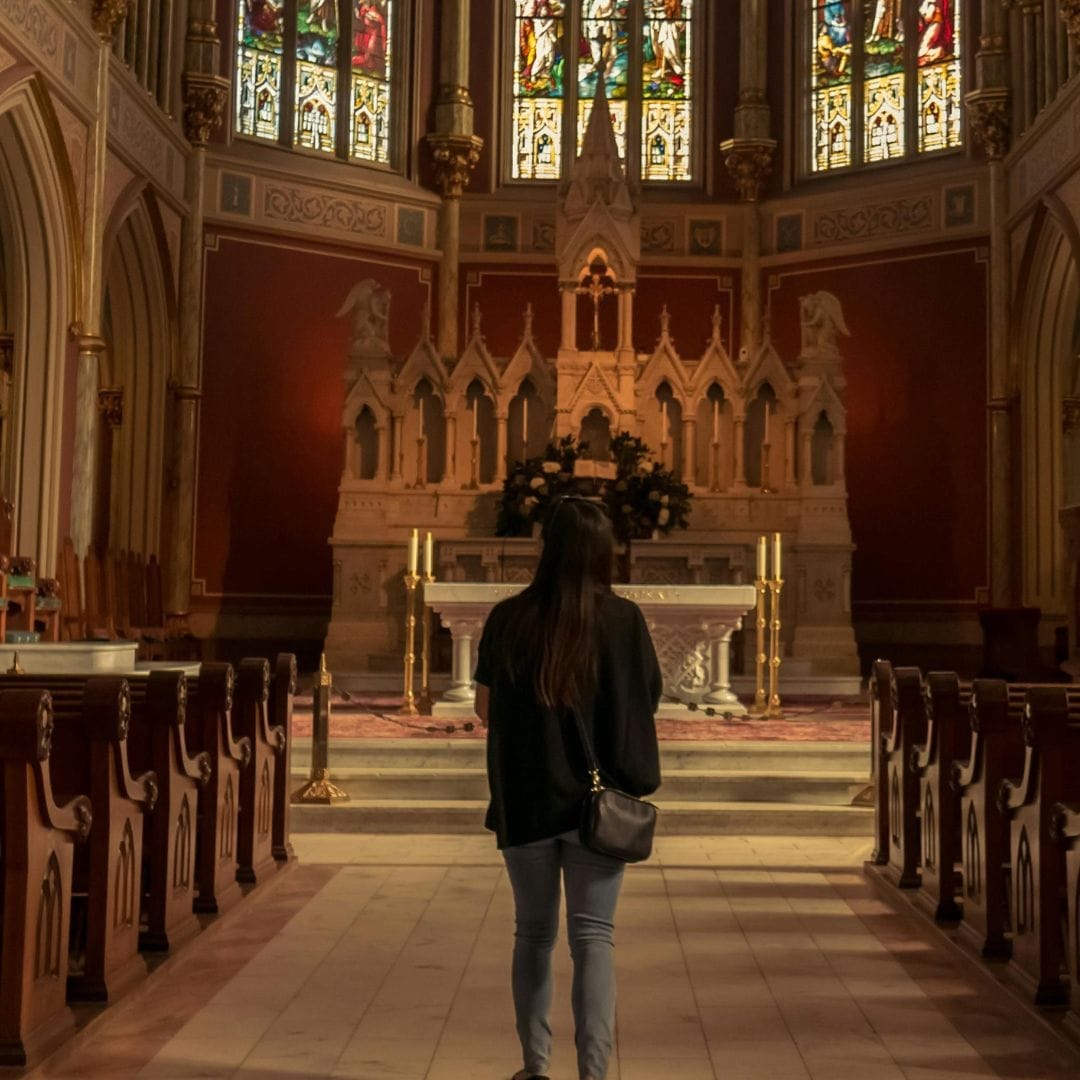 Sei Single? Ecco le 7 Cose che Dio ti chiede mentre Discerni la tua Vocazione