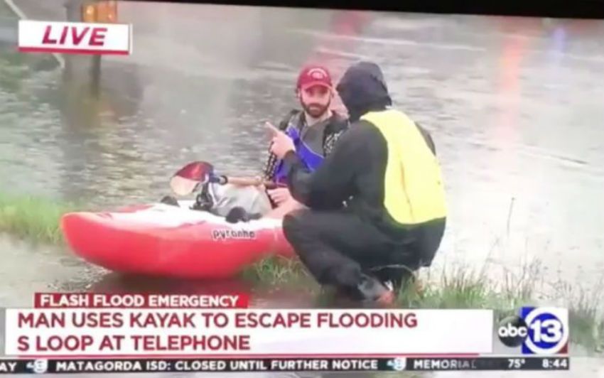 Prete Eroico Affronta le Inondazioni dell'Uragano Harvey per poter Offrire Messa
