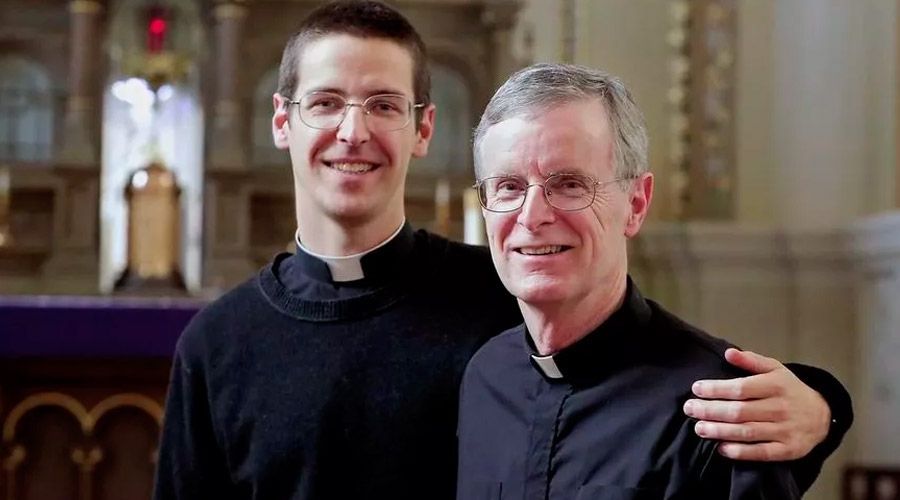 Padre e Figlio saranno Ordinati Sacerdoti negli Stati Uniti
