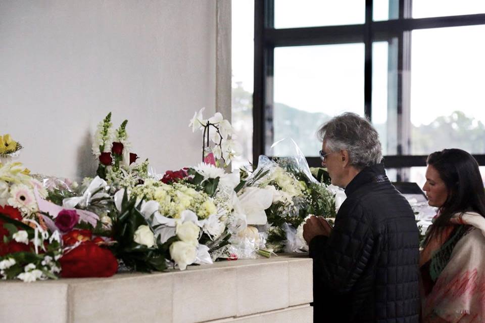 Andrea Bocelli in pellegrinaggio a Fatima pubblica un emozionante messaggio rivolto alla Vergine Maria