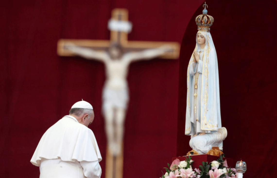 Le 5 Fasi più belle di Papa Francesco per avvicinarti a Maria