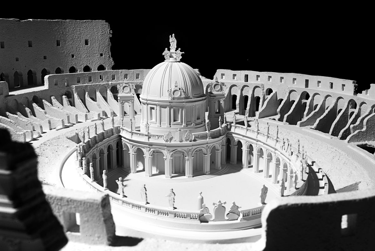 L'ambizioso e fallito progetto di una Chiesa dentro il Colosseo