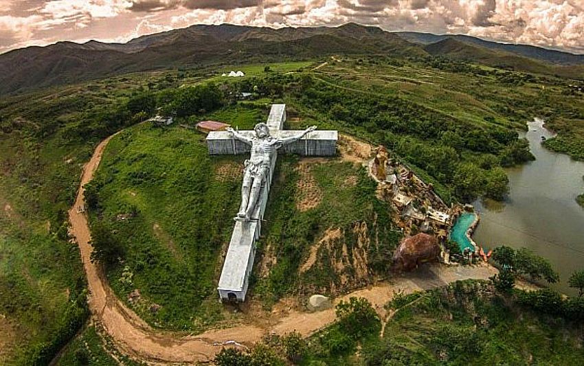 È in Colombia il più grande Cristo del mondo