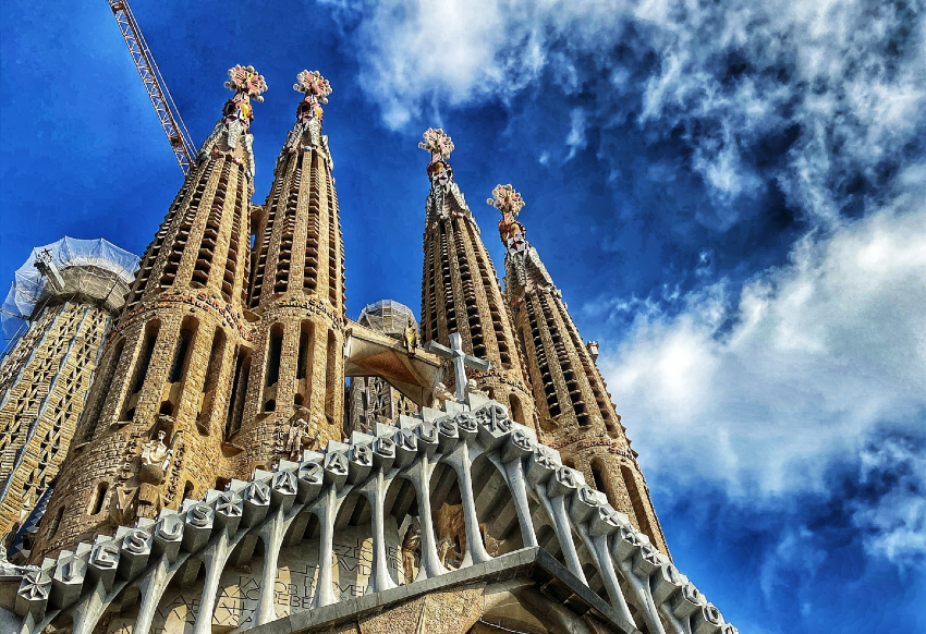 Sagrada Familia, la Torre più alta è al termine