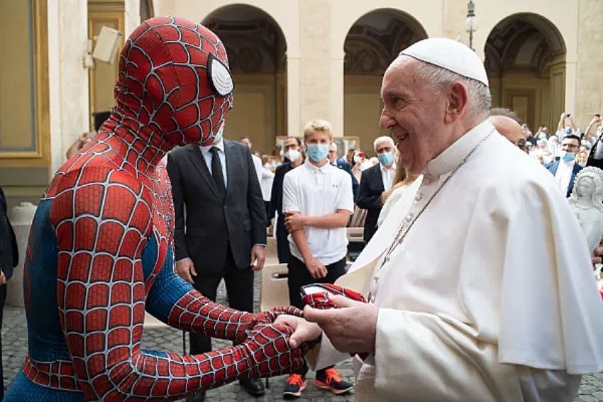 Spider-Man all'Udienza Generale di Papa Francesco