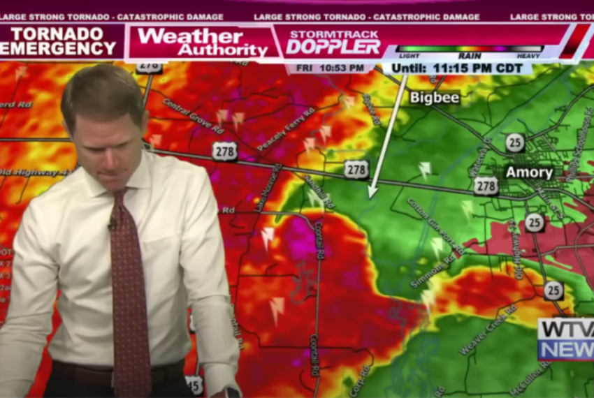 Meteorologo prega in diretta TV mentre il Tornado attraversa lo Stato del Mississippi