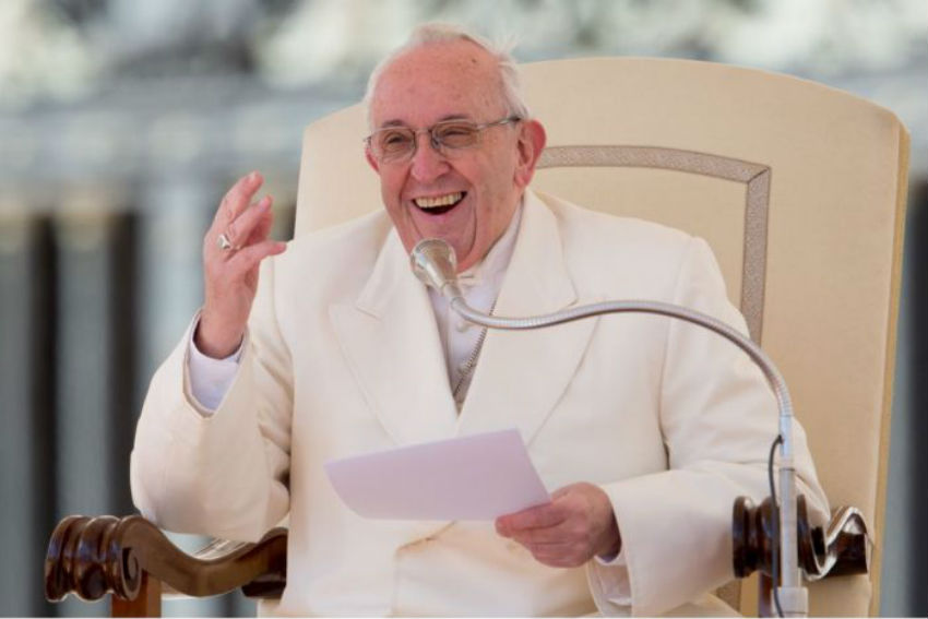 La Divertente Storia di Papa Francesco sulla Donna "Chiacchierona"